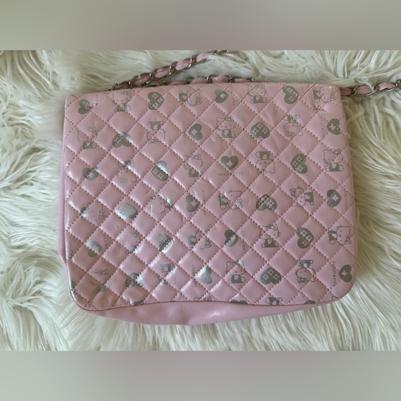 HelloKitty bag. Very Good condition. Faux leather.Only used  once not my style! - Picture 5 of 6